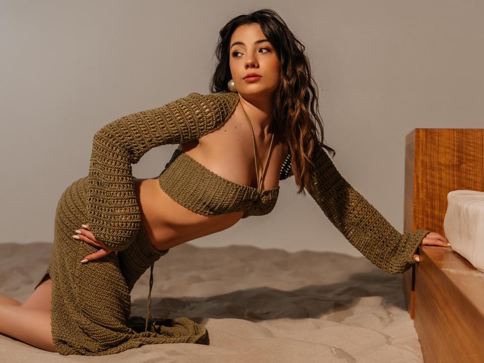 Webcam chat profile for AliceD73: Legs, feet & shoes