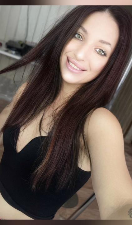 Webcam chat profile for Shakira