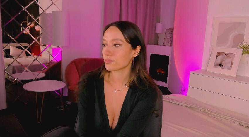 Webcam chat profile for AgnesGoddes: Legs, feet & shoes