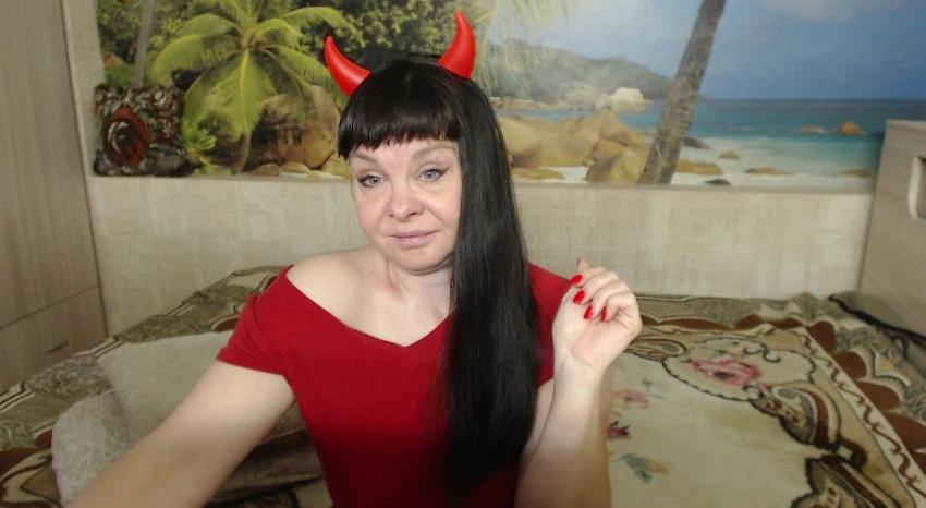 Webcam chat profile for Destinybbb: Bondage & discipline