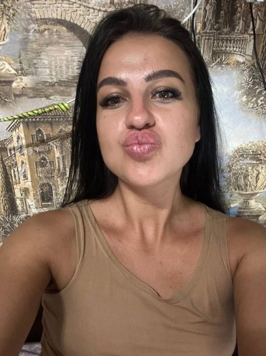 Webcam chat profile for DoctorEugenia: Piercings & tattoos