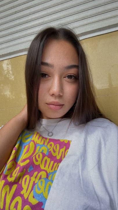 Webcam chat profile for Conie: Ask about my Hobbies