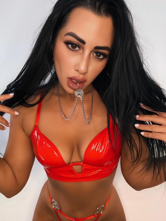 Webcam chat profile for LaraMoonX: Kissing