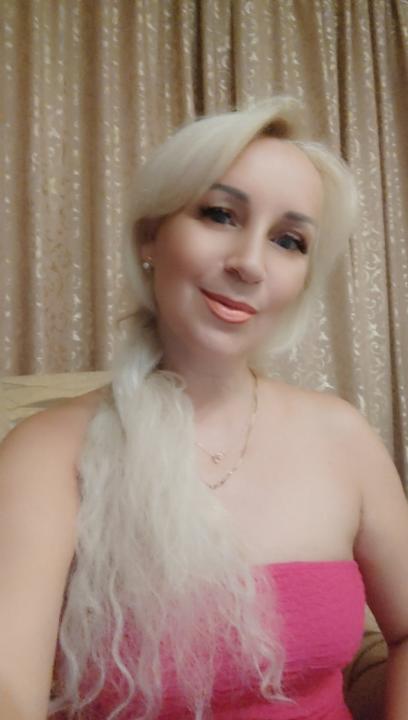 Webcam chat profile for ButterflyAlice: Nails