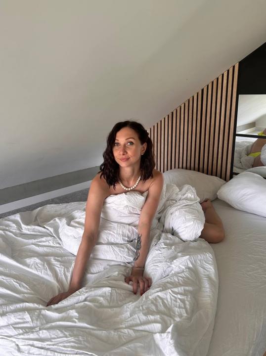 Webcam chat profile for Katarina: Travel