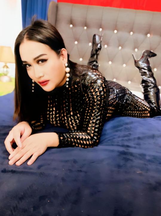 Webcam chat profile for MissSlaveHunter: Bondage & discipline