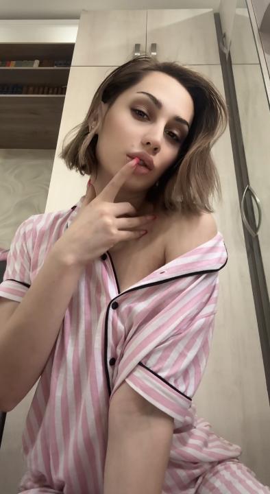 Webcam chat profile for MissMilaStar: Dancing
