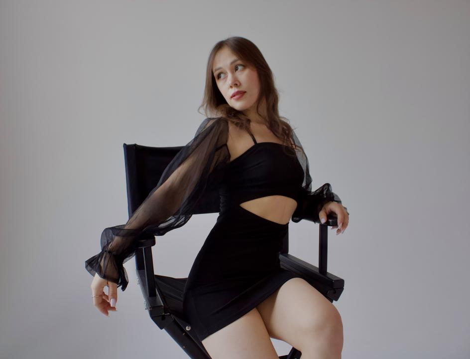 Webcam chat profile for SofiaSolar: Leather