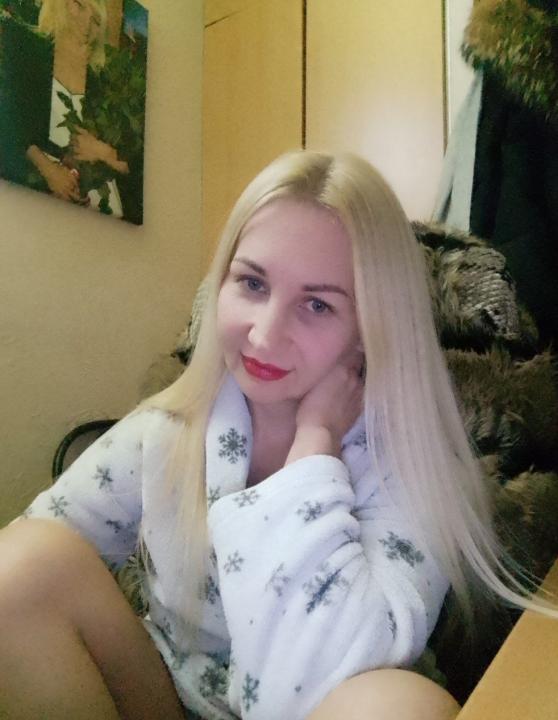 Webcam chat profile for AriaThorn: Ask about my Hobbies