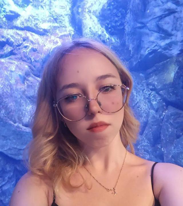 Webcam chat profile for IvyOnyx: Ask about my Hobbies