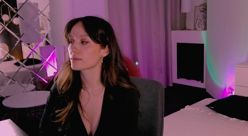 Webcam chat profile for AgnesGoddes: Legs, feet & shoes