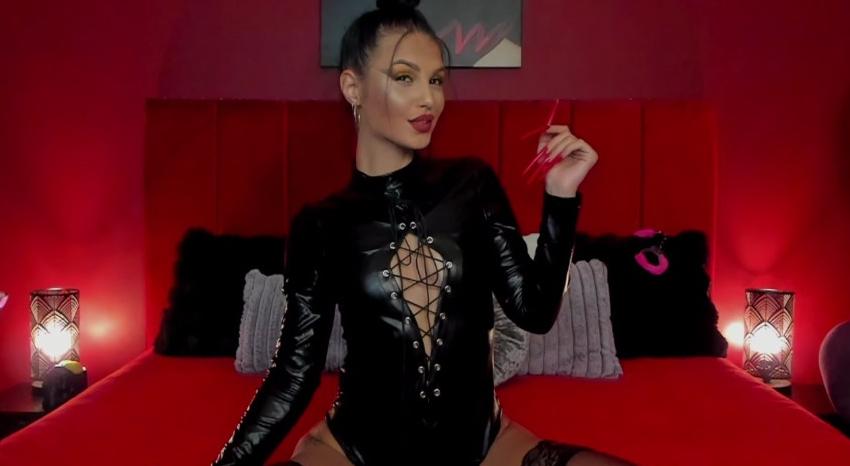 Webcam chat profile for LeaNoire: Dominatrix