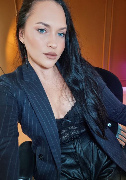 Webcam chat profile for ScorpionMiss: Dominatrix
