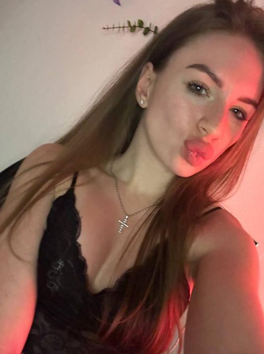 Webcam chat profile for Selvyna: Outfits