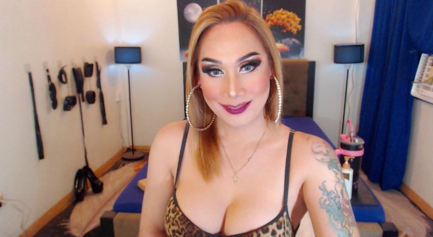 Webcam chat profile for SeductiveMaurin: Bondage & discipline