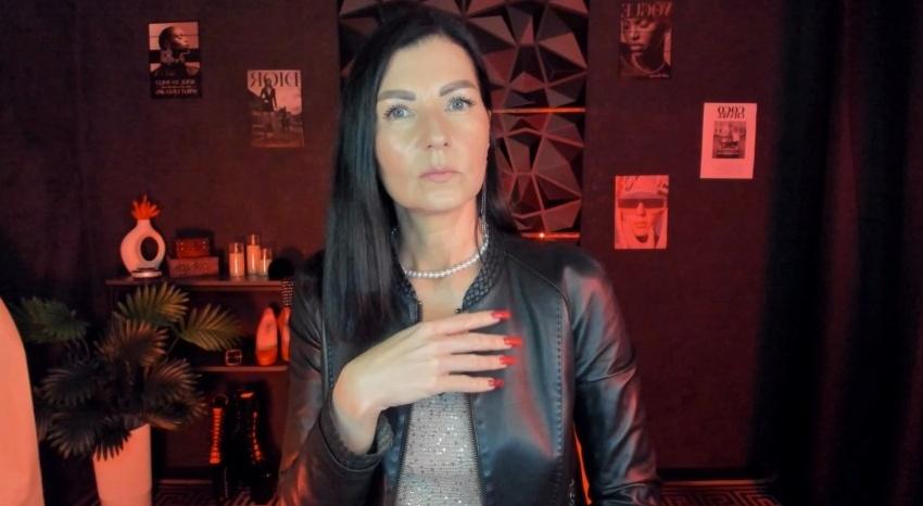Webcam chat profile for MonicaCheerful: Dominatrix