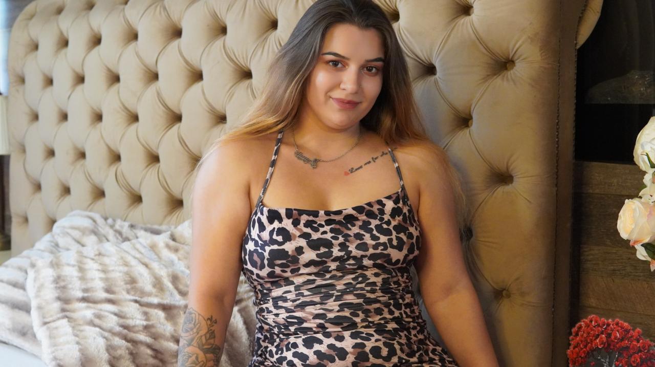 Webcam chat profile for KendraCharm: Leather