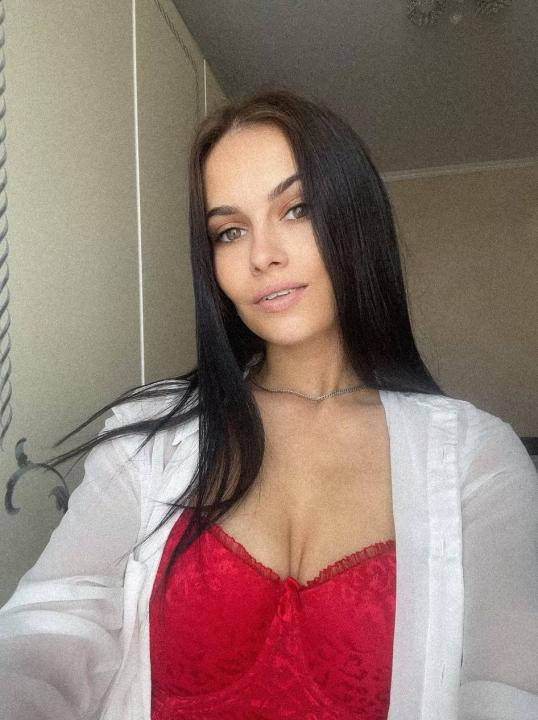 Webcam chat profile for MilaNaa: Cooking