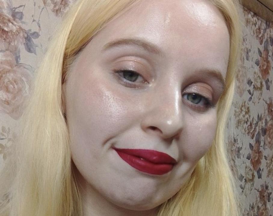 Webcam chat profile for CharmingBlonde: Leather