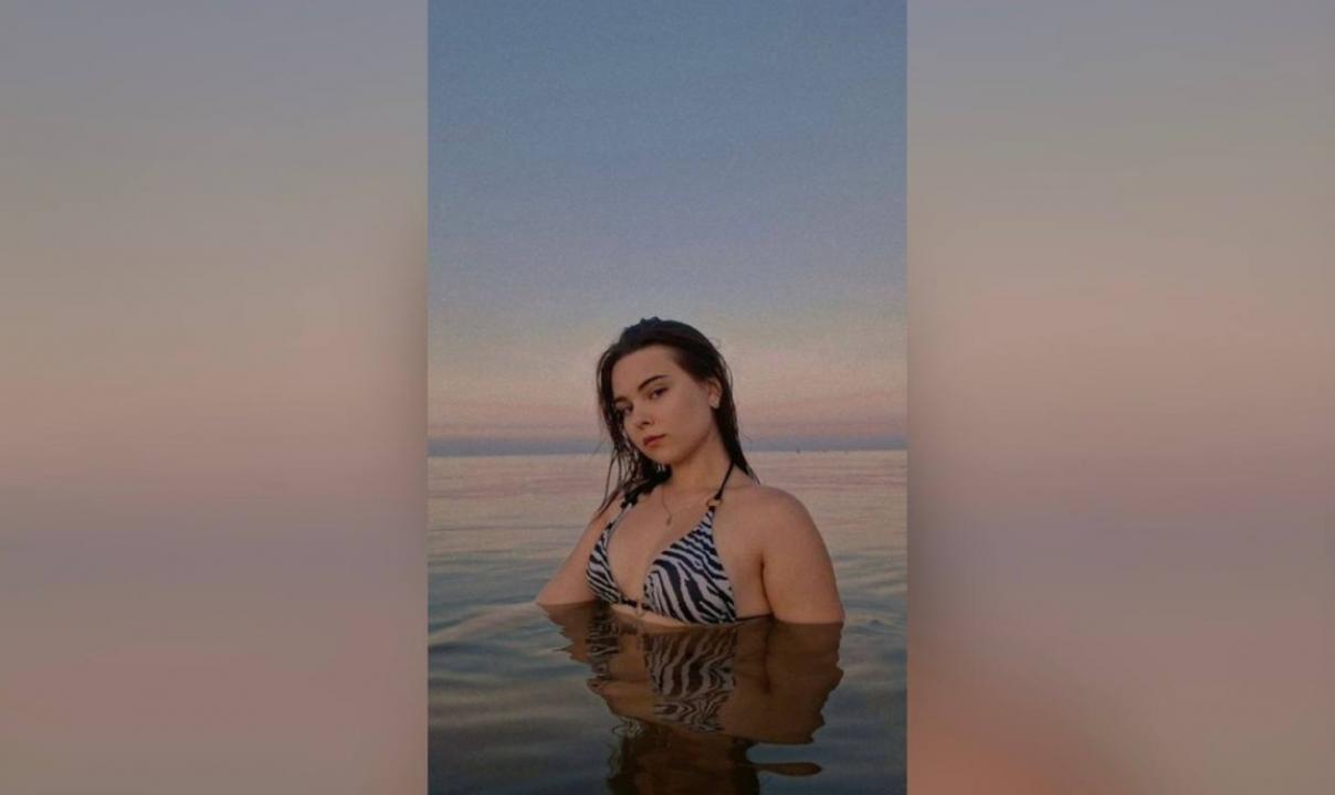 Webcam chat profile for HotQueen: Bondage & discipline