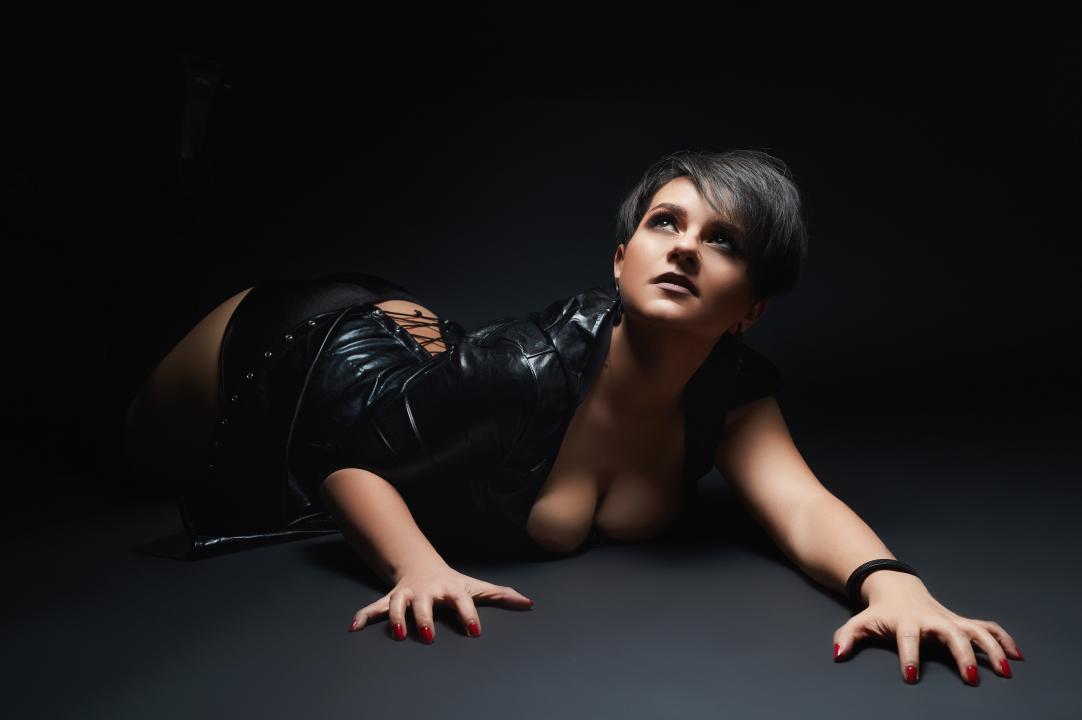 Webcam chat profile for AmaraNoir: Bondage & discipline