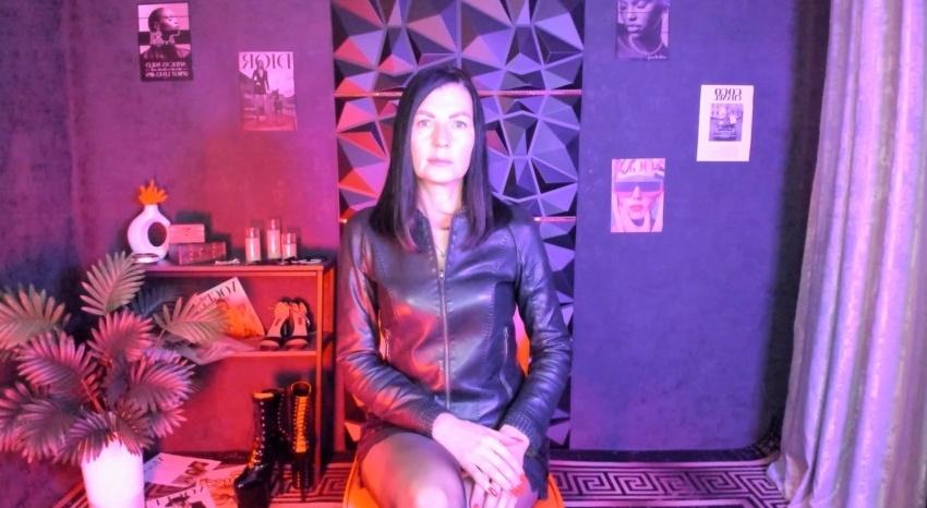 Webcam chat profile for MonicaCheerful: Dominatrix