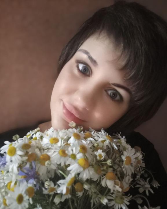 Webcam chat profile for MoonlitSiren: Ask about my Hobbies