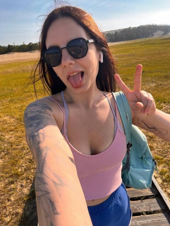 Webcam chat profile for KellyWoods: Leather