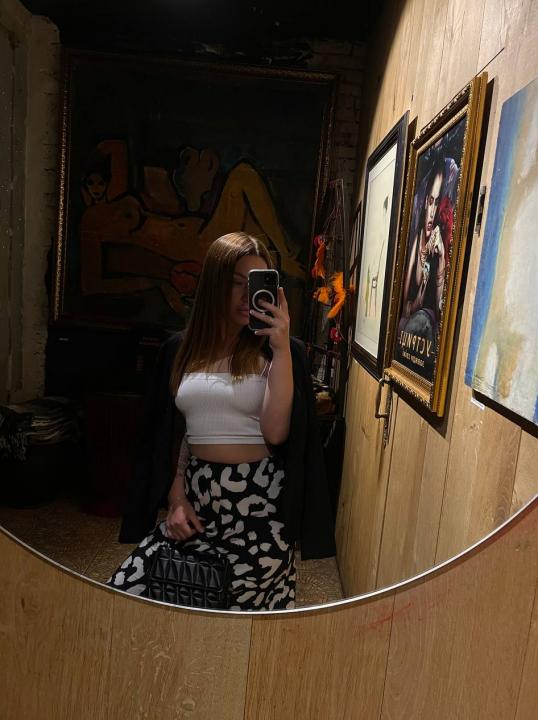 Webcam chat profile for MoonForYouu: Travel
