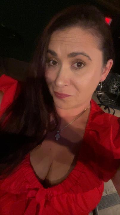 Webcam chat profile for SexyRexy811: Kissing