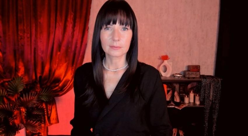 Webcam chat profile for MonicaCheerful: Dominatrix