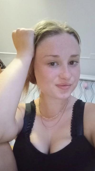 Webcam chat profile for Malinka21