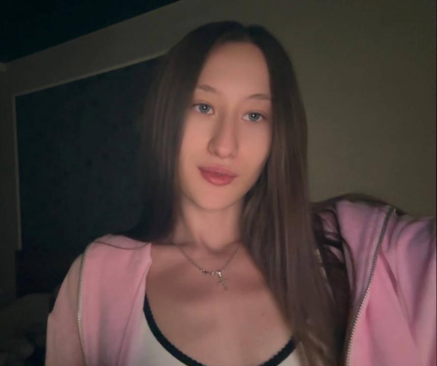 Webcam chat profile for KittyMur