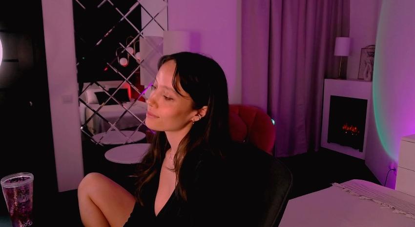 Webcam chat profile for AgnesGoddes: Legs, feet & shoes