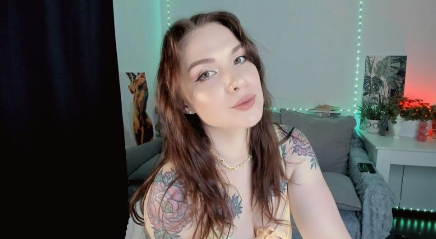 Webcam chat profile for MiaShine: Leather