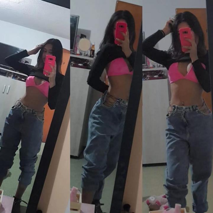 Webcam chat profile for JulietaA: Nails