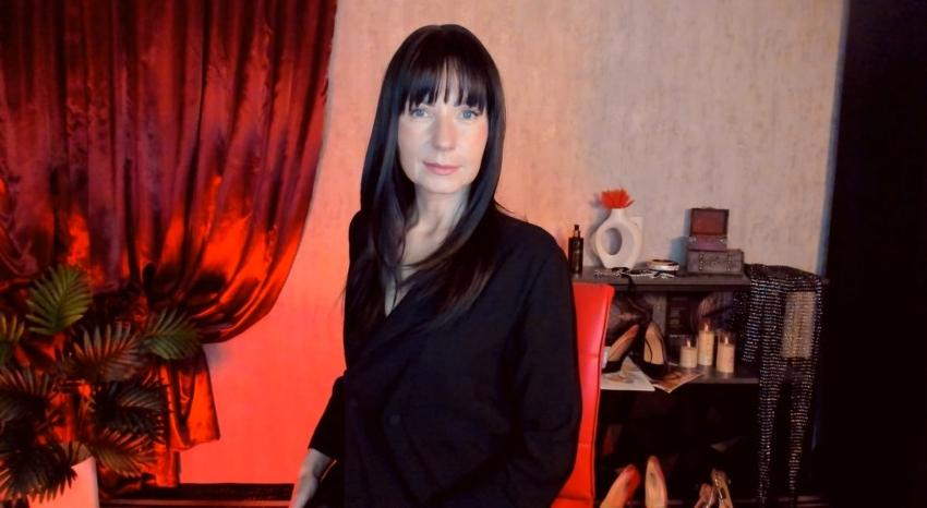 Webcam chat profile for MonicaCheerful: Dominatrix