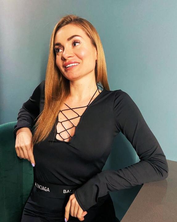 Webcam chat profile for StarryBelle: Ask about my Hobbies