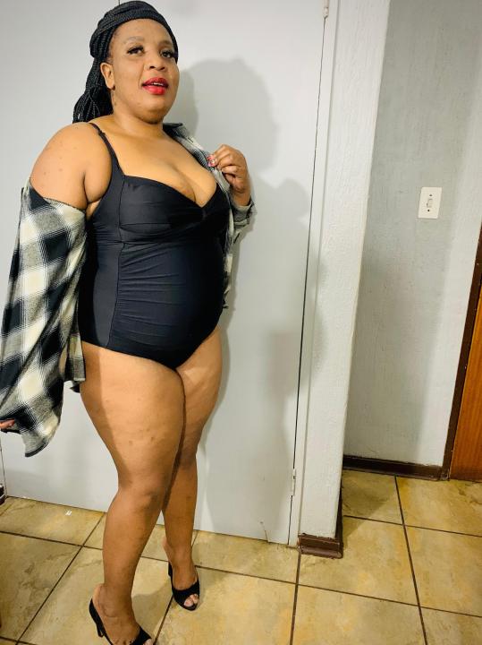 Webcam chat profile for JuicyLucyx: Bondage & discipline