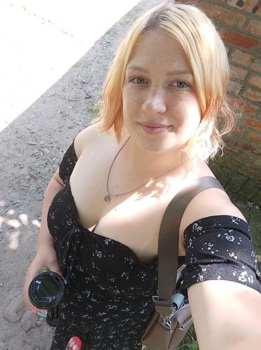 Webcam chat profile for Amarisse: Outfits