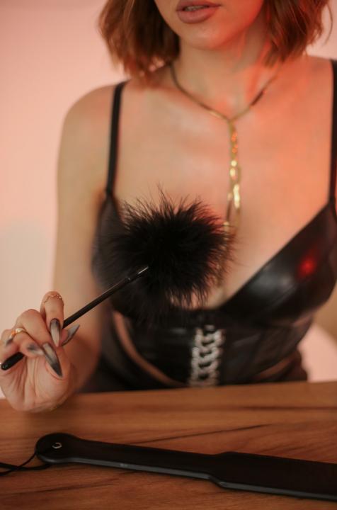 Webcam chat profile for PlumpLips56: Bondage & discipline