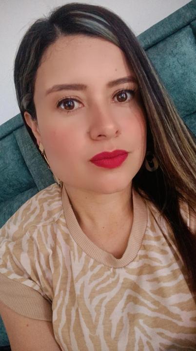 Webcam chat profile for Julieta93: Exhibition