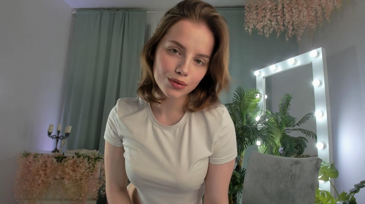 Webcam chat profile for GabiAddams: Legs, feet & shoes
