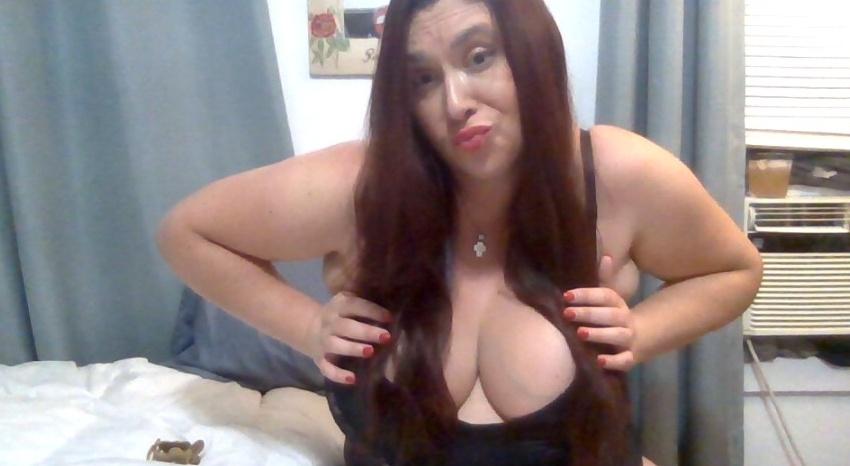Webcam chat profile for SexyRexy811: Kissing