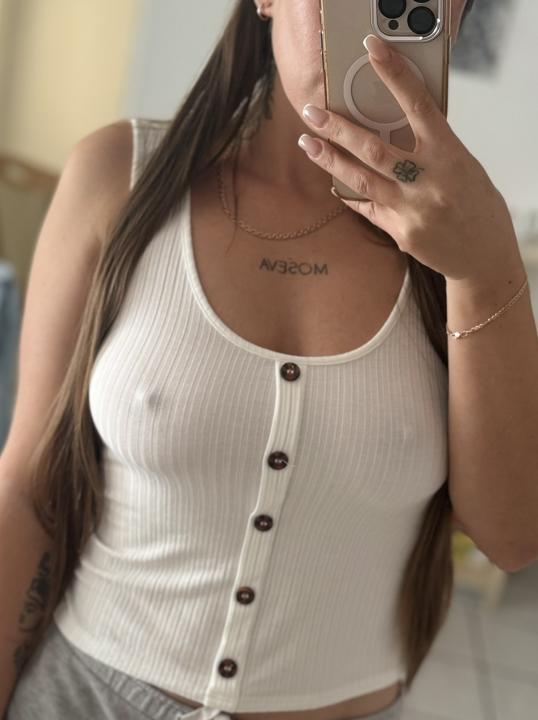 Webcam chat profile for SweetBantik: Nails