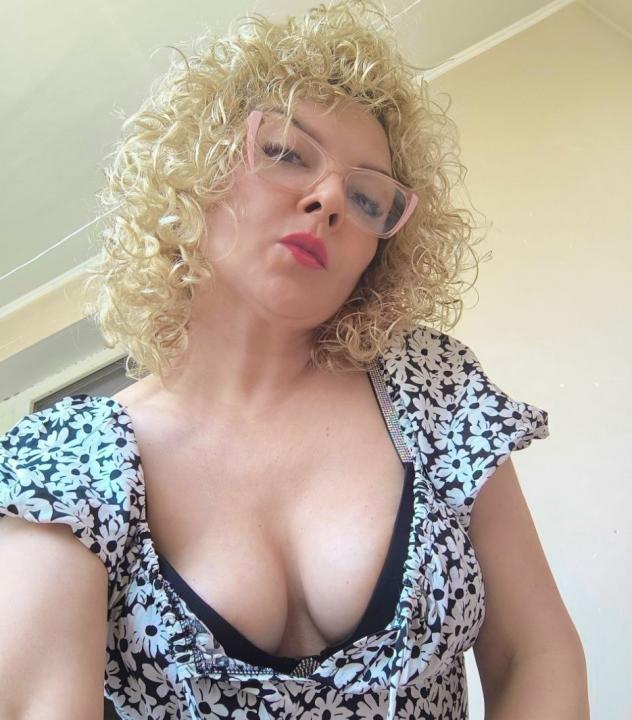 Webcam chat profile for AlexaCristal: Outfits
