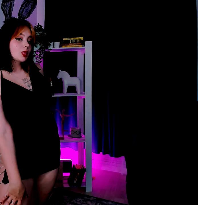 Webcam chat profile for lunaali: Latex & rubber