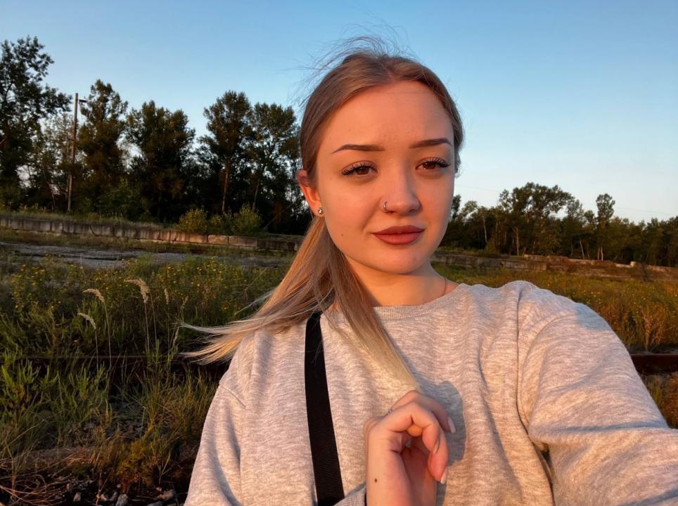 Webcam chat profile for SilkenWish: Ask about my Hobbies