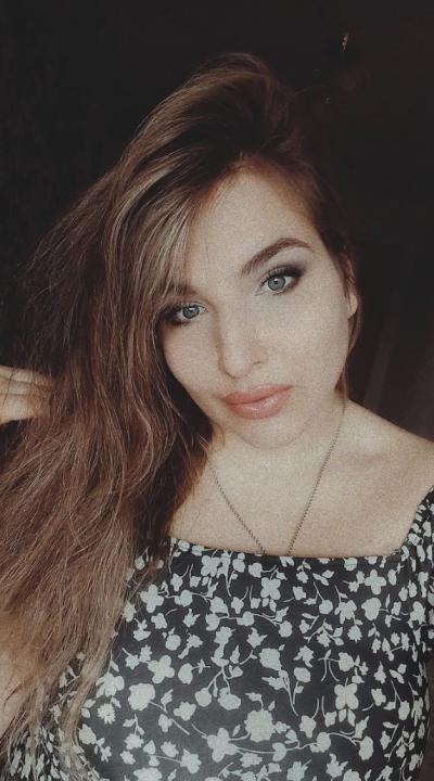 Webcam chat profile for Erynn: Ask about my Hobbies