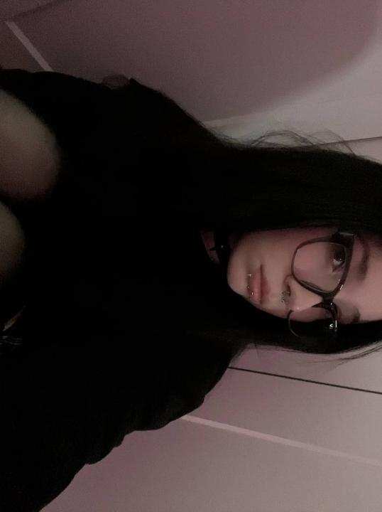Webcam chat profile for AverySweet: Lingerie & stockings